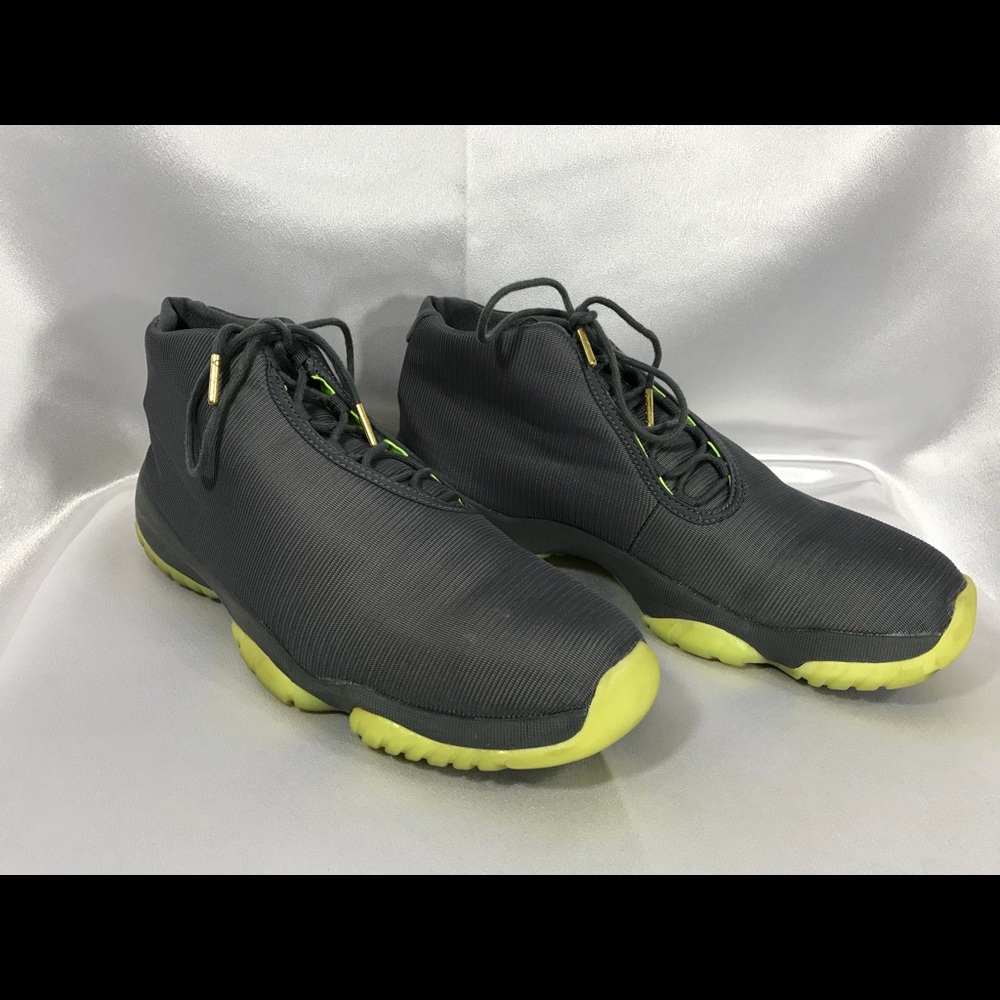 Men’s Air Jordan Future Sneakers 3M  size 11.5